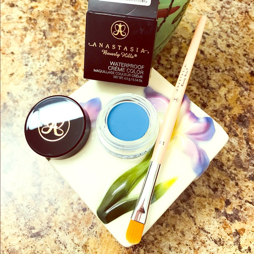 Anastasia Waterproof Creme Color in Ocean 🌊